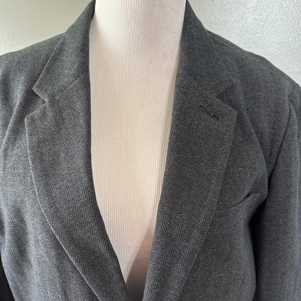 Gap men’s large tweed blazer, two button front‎ gray herringbone pattern,